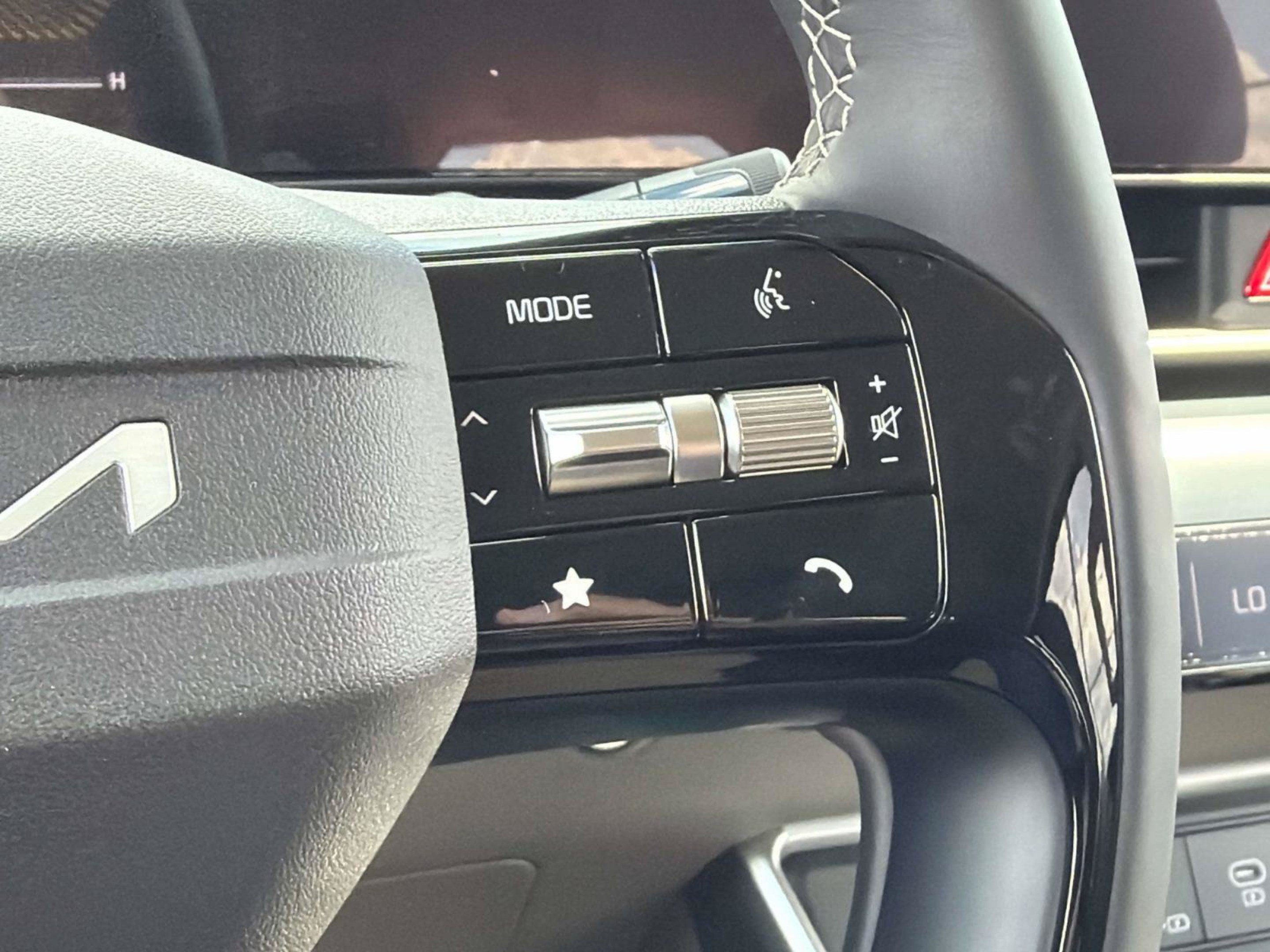 New 2027 Kia Carnival LX FWD image 23