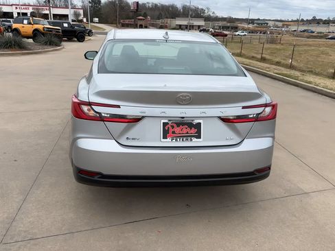Used 2025 Toyota Camry LE FWD image 8
