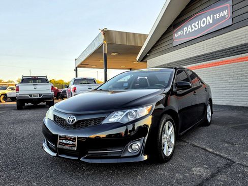 Used 2014 Toyota Camry SE image 1