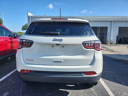 Used 2024 Jeep Compass Latitude AWD/4WD image 5