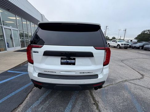 Used 2022 GMC Yukon XL Denali w/ Denali Premium Package AWD/4WD image 7