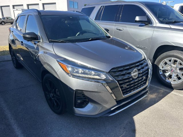 Used 2022 Nissan Kicks SR FWD image 3