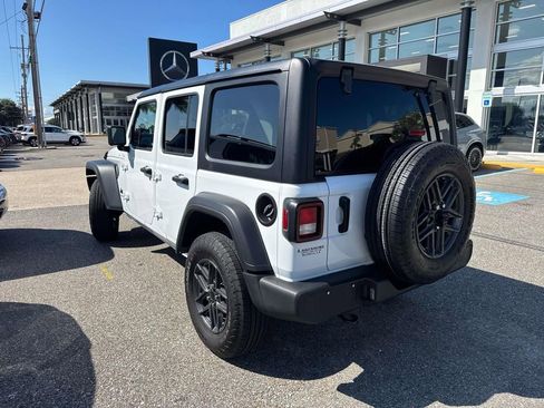 Used 2024 Jeep Wrangler Sport S image 5