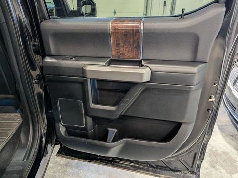 Used 2016 Ford F150 Platinum w/ Equipment Group 701A Luxury image 16