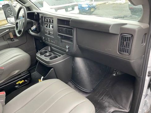 New 2026 Chevrolet Express 3500 Work Van w/ Power Convenience Package image 19