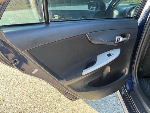 Used 2011 Toyota Corolla S image 24