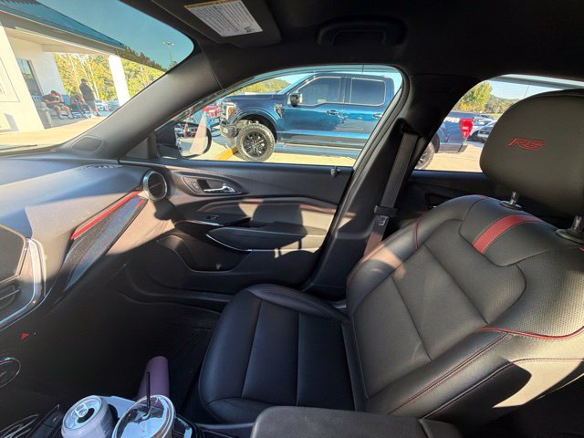 Used 2025 Chevrolet Trax RS w/ Driver Confidence Package FWD image 39