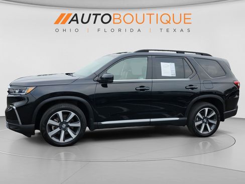Used 2023 Honda Pilot Touring image 2