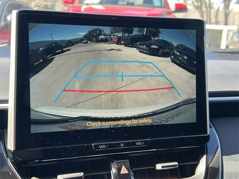 Used 2025 Toyota Corolla SE image 31