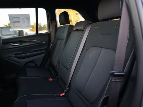 Used 2025 Jeep Grand Cherokee Laredo X w/ Trailer Tow Package AWD/4WD image 39
