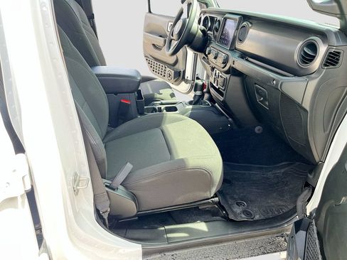 Used 2023 Jeep Gladiator Sport AWD/4WD image 28