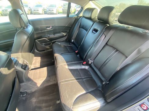 Used 2016 Kia K900 Luxury image 21