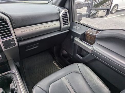 Used 2017 Ford F250 Platinum w/ Platinum Ultimate Package AWD/4WD image 17