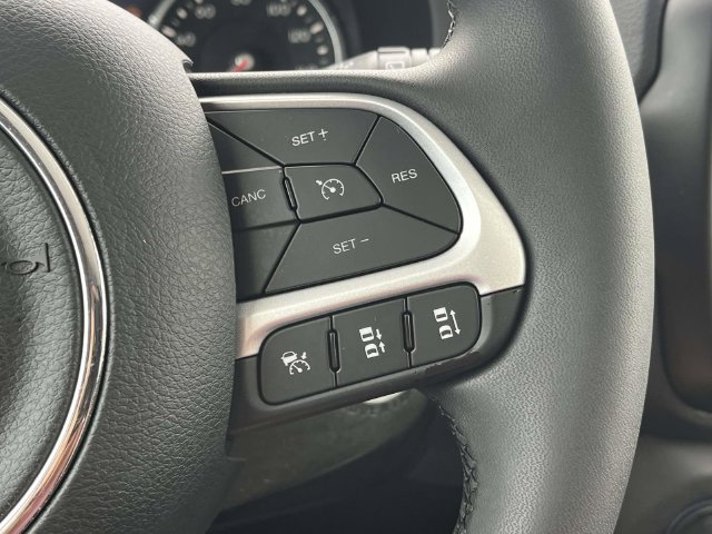 Used 2021 Jeep Renegade Latitude w/ Luxury Group I FWD image 27