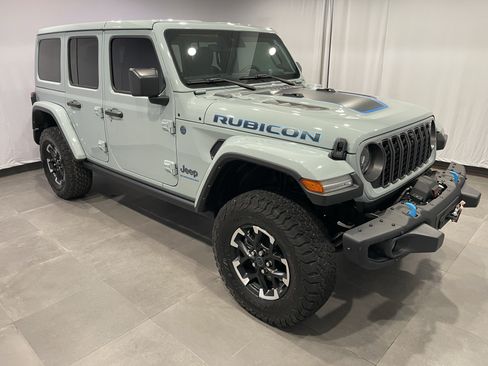 Used 2024 Jeep Wrangler Unlimited Rubicon 4xe AWD/4WD image 3