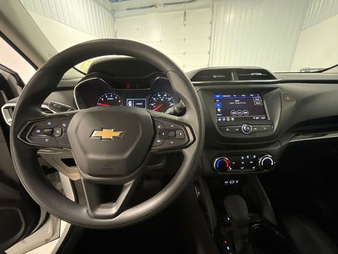 Used 2023 Chevrolet TrailBlazer LT image 37