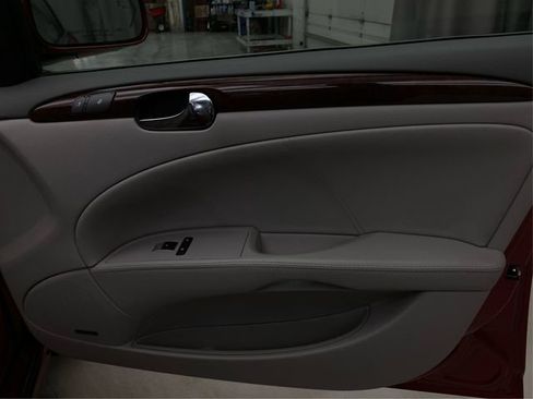 Used 2011 Buick Lucerne CXL image 25