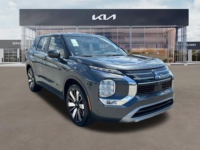 Used 2025 Mitsubishi Outlander SE