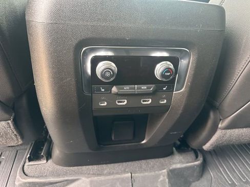Used 2022 GMC Yukon AT4 AWD/4WD image 22