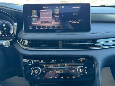 Used 2025 INFINITI QX60 Luxe w/ Black Edition image 8