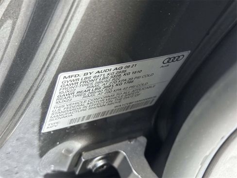 Used 2022 Audi Q8 Prestige image 26