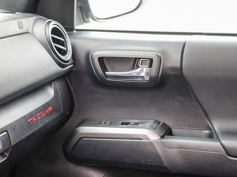 Used 2019 Toyota Tacoma TRD Sport w/ Technology Package RWD image 21