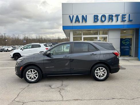 Certified 2022 Chevrolet Equinox LS w/ LS Convenience Package image 2