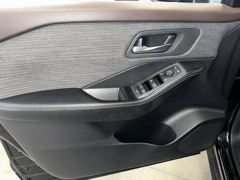 Used 2023 Nissan Rogue SV AWD/4WD image 4