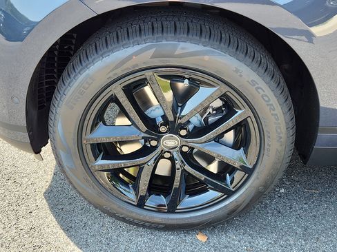 New 2026 Land Rover Range Rover Velar S image 9