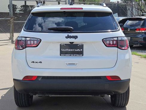 Used 2025 Jeep Compass Latitude w/ Altitude Special Edition AWD/4WD image 5