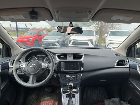 Used 2019 Nissan Sentra SR image 5