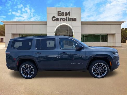 Certified 2025 Jeep Wagoneer Series III w/ Premium Group I AWD/4WD image 2