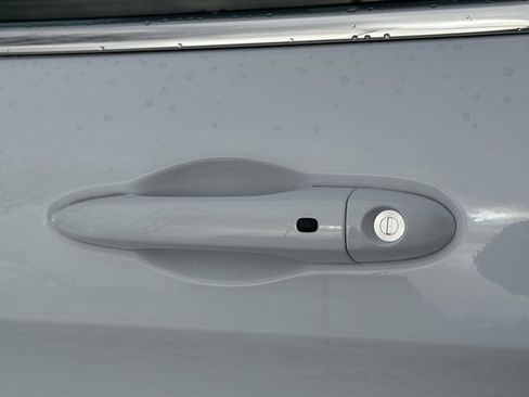 Used 2020 Jeep Cherokee Limited w/ Technology Group image 12