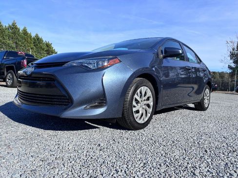 Used 2019 Toyota Corolla LE image 1