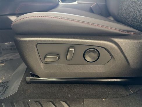 Certified 2024 Chevrolet Colorado Z71 w/ Z71 Convenience Package 2 image 20