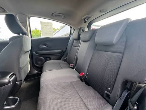 Used 2019 Honda HR-V LX image 14
