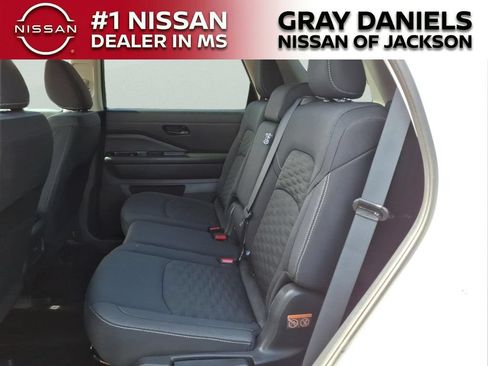 Used 2024 Nissan Pathfinder SV FWD image 26
