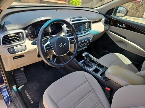 Used 2020 Kia Sorento LX w/ LX I4 Convenience Package FWD image 11