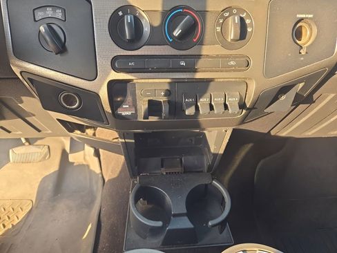 Used 2008 Ford F250 Lariat image 11