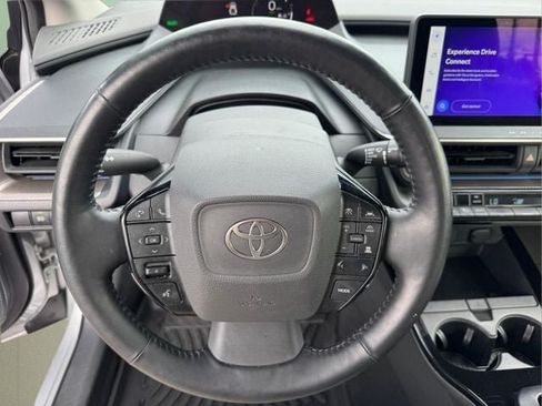 Used 2024 Toyota Prius XLE FWD image 25
