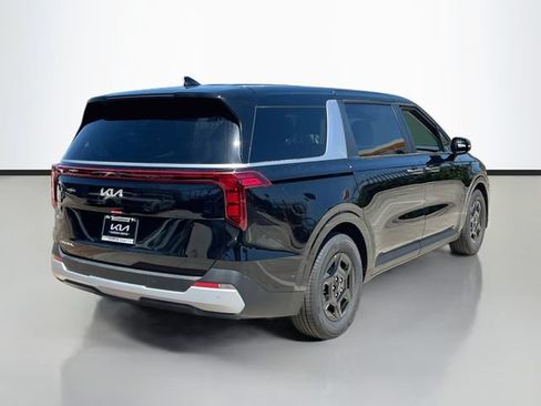 New 2026 Kia Carnival FWD image 7