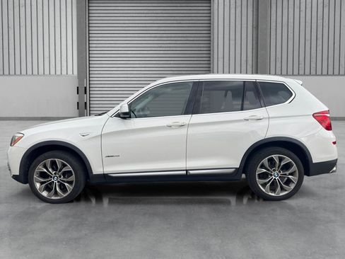 Used 2017 BMW X3 xDrive28i w/ Premium Package image 2
