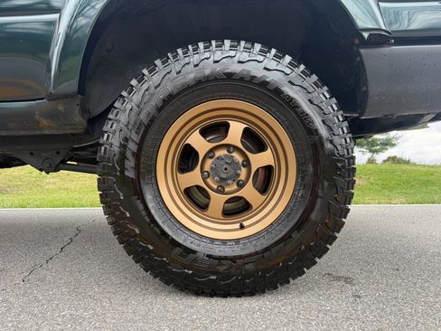 Used 1996 Toyota Land Cruiser image 38