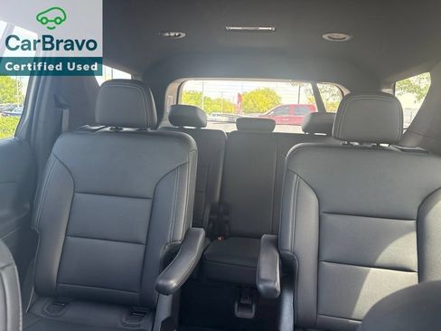 Used 2026 Chevrolet Traverse LT AWD/4WD image 18