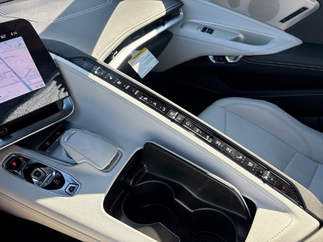 Used 2025 Chevrolet Corvette Stingray Preferred Conv w/ Battery Protection Package RWD image 19