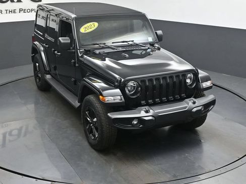 Used 2023 Jeep Wrangler Unlimited Sahara AWD/4WD image 47