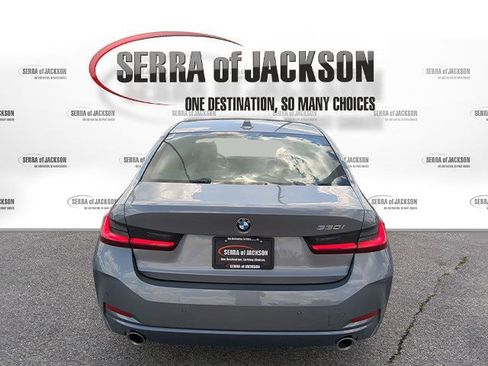 Used 2025 BMW 330i Sedan w/ Convenience Package image 8
