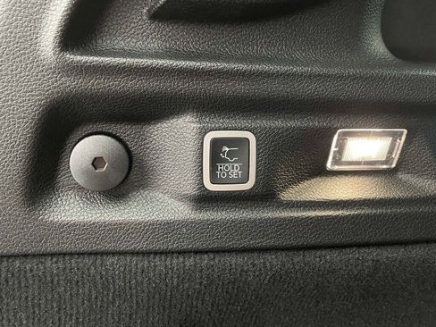 New 2025 Jeep Grand Cherokee L Summit w/ Luxury Tech Group V image 38