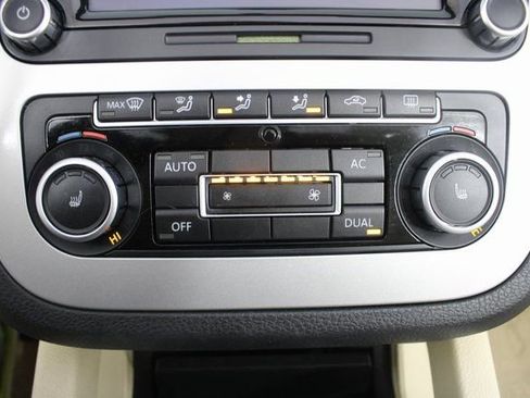 Used 2010 Volkswagen Eos Komfort image 6