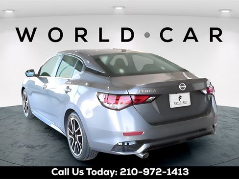 Used 2025 Nissan Sentra SR w/ SR Premium Package image 5